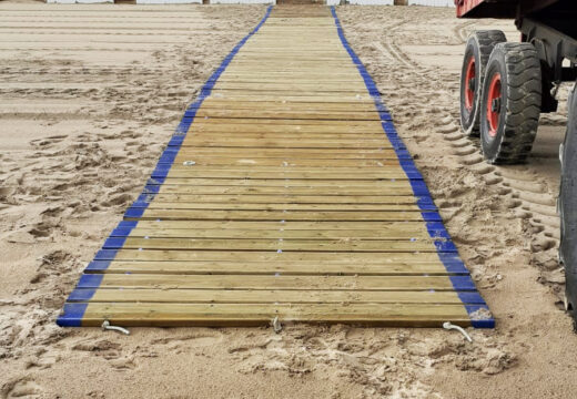 O Concello permitirá o acceso á praia Grande para as persoas con mobilidade reducida grazas á instalación dunha pasarela